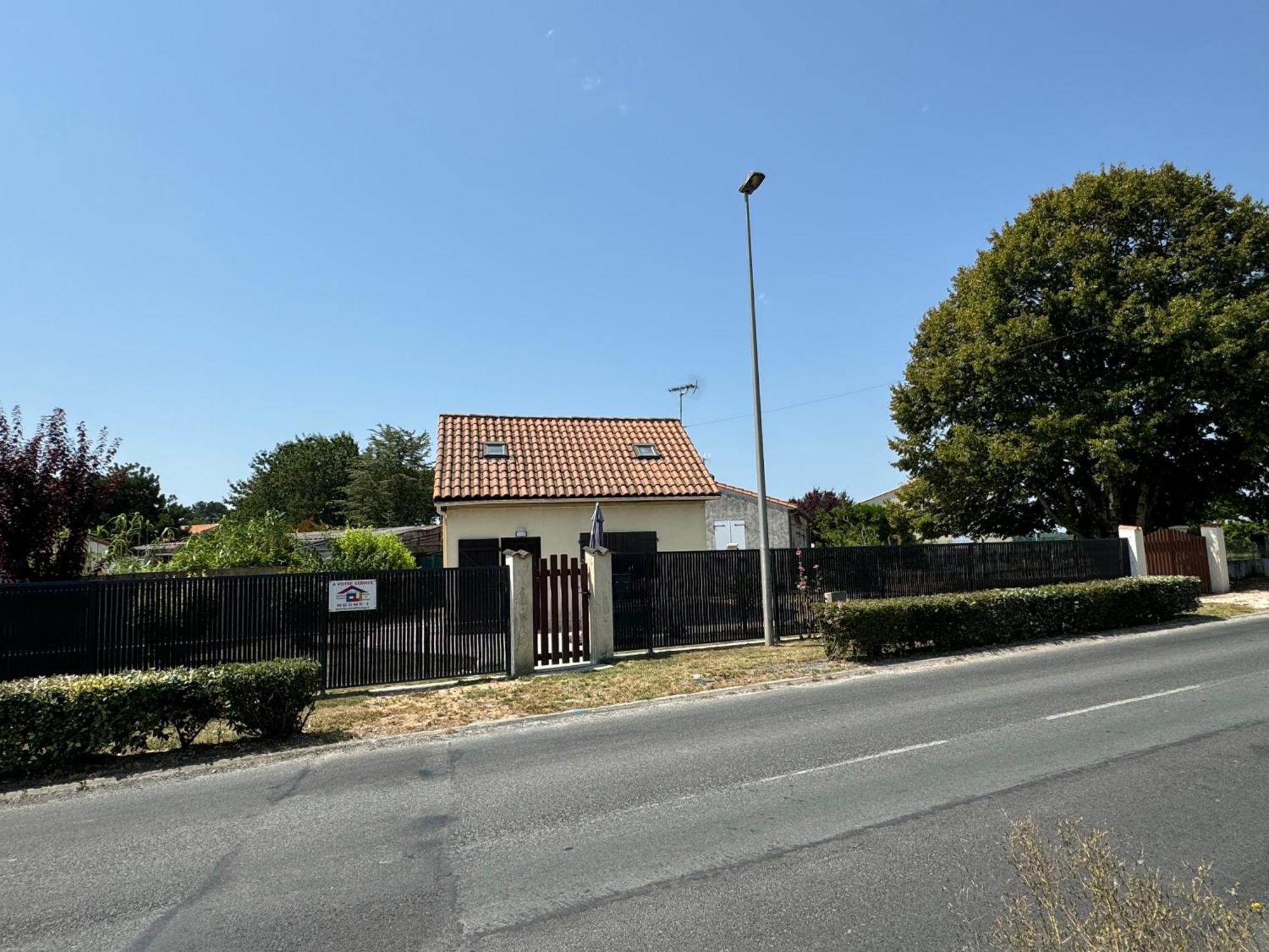 Maison De A Louer * Meschers-sur-Gironde